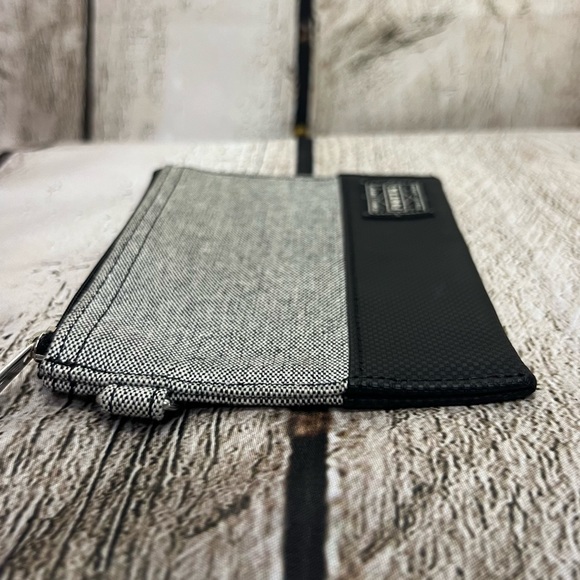 YOSHIDA & COMPANY PORTER - wristlet - Picture 5 of 8